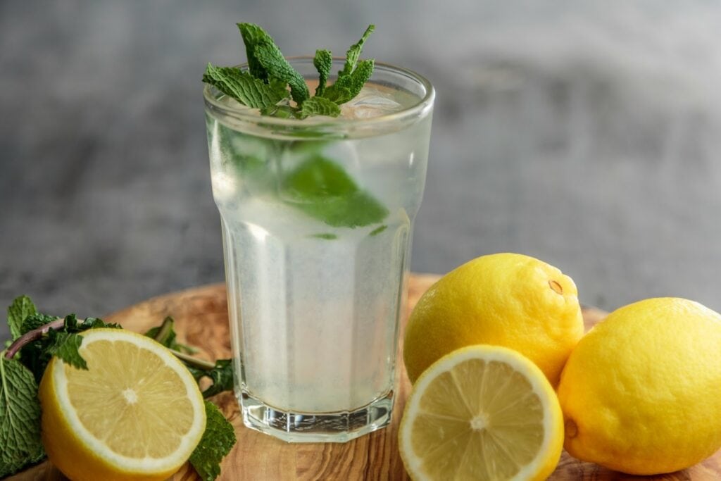 便秘吃什麼
https://unsplash.com/photos/lime-juice-on-drinking-glass-beside-sliced-limes-p5EiqkBYIEE?utm_content=creditCopyText&utm_medium=referral&utm_source=unsplash