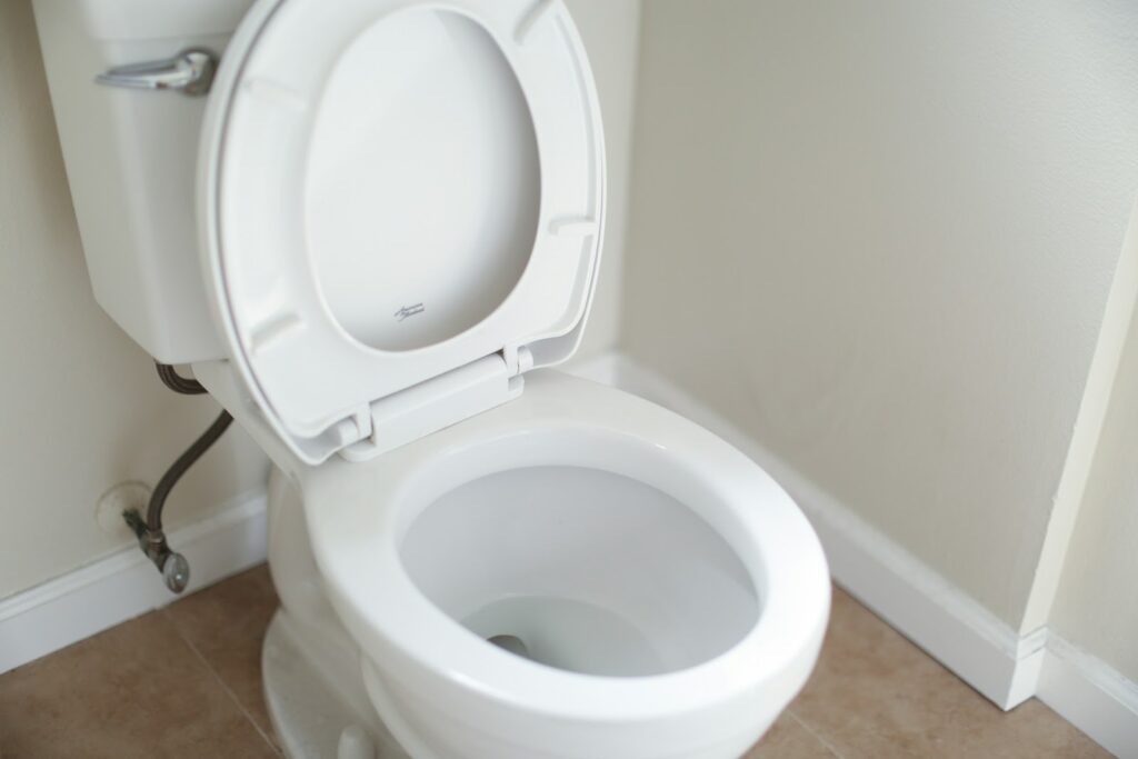 快速解便秘
https://unsplash.com/photos/white-ceramic-toilet-bowl-with-cover-876NP3npUMc?utm_content=creditCopyText&utm_medium=referral&utm_source=unsplash