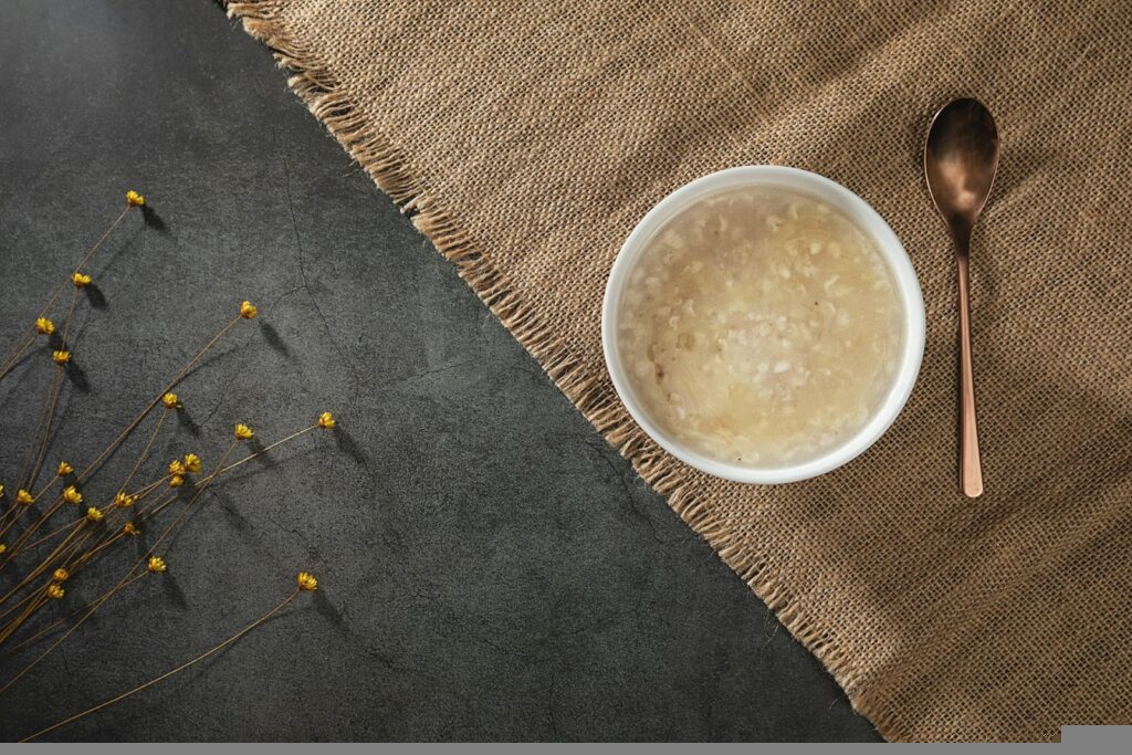 拉肚子吃什麼
https://unsplash.com/photos/white-round-plastic-container-on-brown-textile-GKVtl_Q7ZmA?utm_content=creditCopyText&utm_medium=referral&utm_source=unsplash