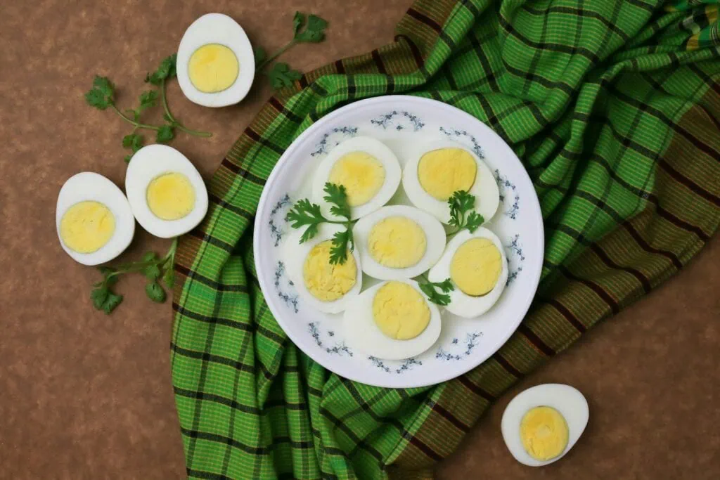 https://unsplash.com/photos/white-and-green-floral-round-plate-p-8A8Joo-Rc?utm_content=creditCopyText&utm_medium=referral&utm_source=unsplash