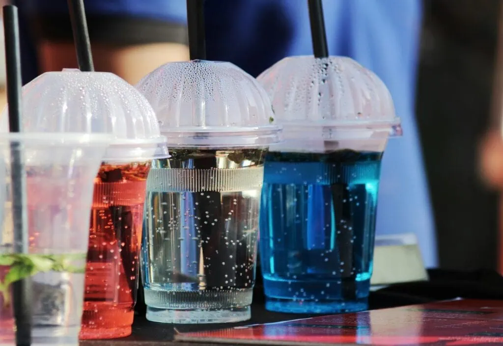 https://unsplash.com/photos/three-assorted-color-disposable-cups-n2jBqgOQ5bM?utm_content=creditCopyText&utm_medium=referral&utm_source=unsplash