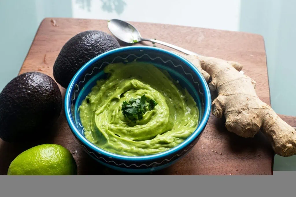 https://unsplash.com/photos/green-cream-in-blue-plastic-bowl-moYOiGe-Bss?utm_content=creditCopyText&utm_medium=referral&utm_source=unsplash