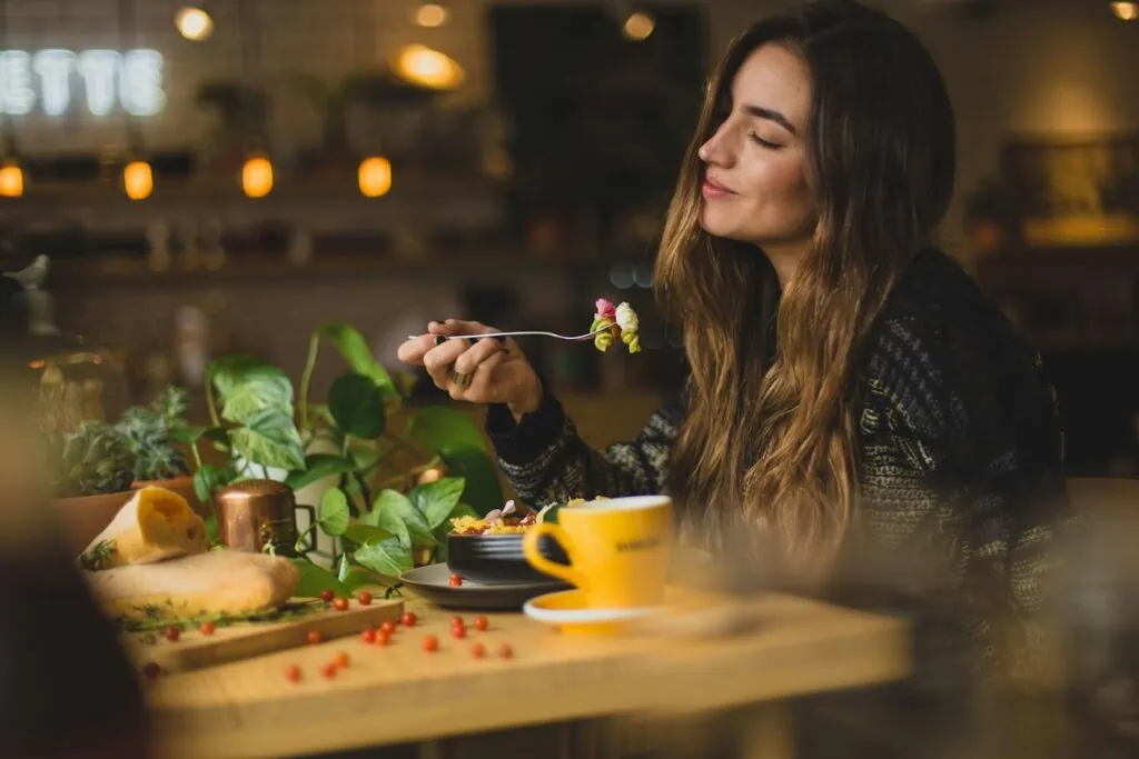 https://unsplash.com/photos/woman-holding-fork-in-front-table-Orz90t6o0e4?utm_content=creditCopyText&utm_medium=referral&utm_source=unsplash