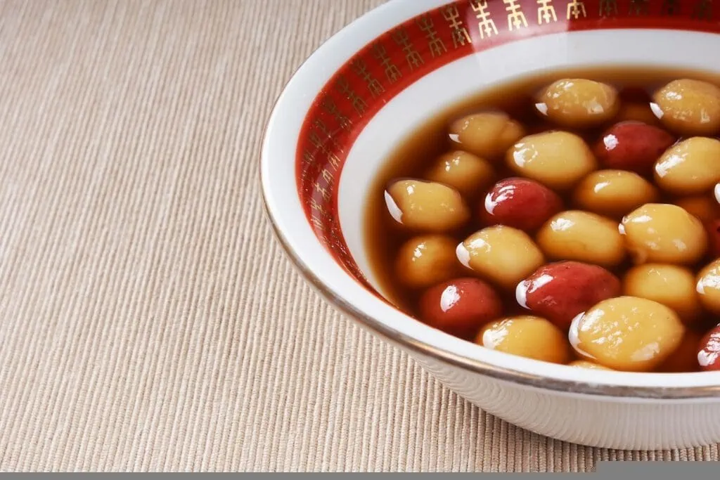 https://unsplash.com/photos/bowl-with-food-MeOcZyu5BM0?utm_content=creditCopyText&utm_medium=referral&utm_source=unsplash