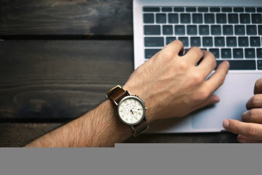 https://unsplash.com/photos/person-wearing-brown-and-white-watch-nPy0X4xew60?utm_content=creditCopyText&utm_medium=referral&utm_source=unsplash